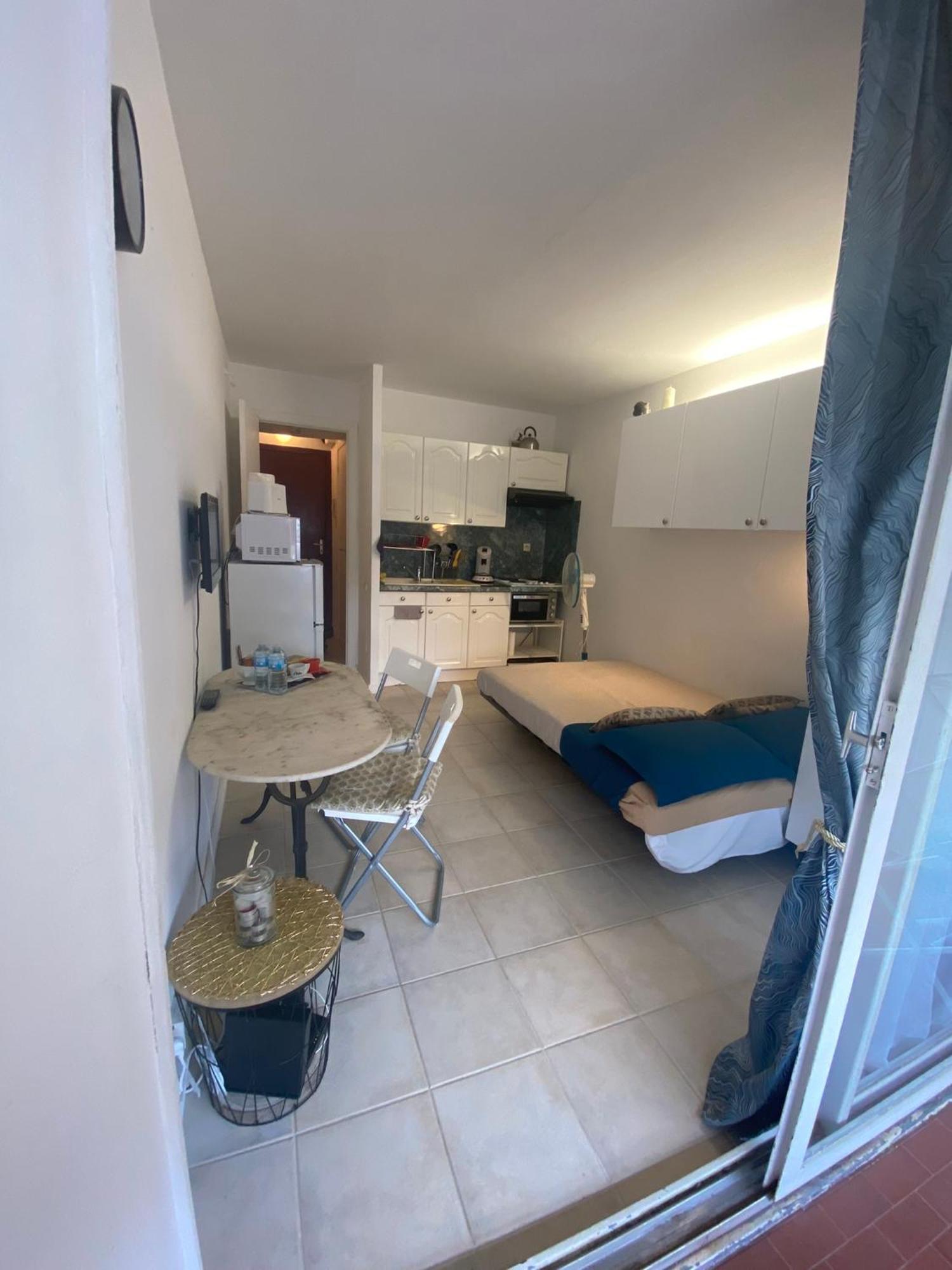 Joli Studio Neuf Av Terrasse A 50 M De La Mer Et Gare Roquebrune-Cap-Martin Buitenkant foto