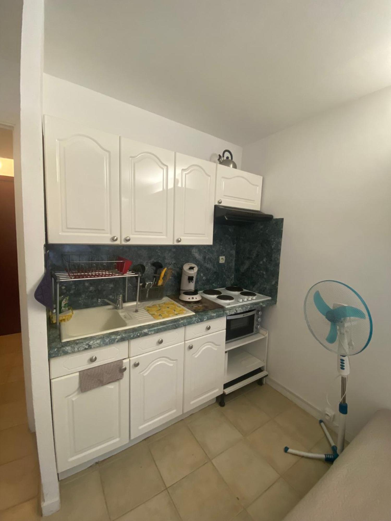 Joli Studio Neuf Av Terrasse A 50 M De La Mer Et Gare Roquebrune-Cap-Martin Buitenkant foto
